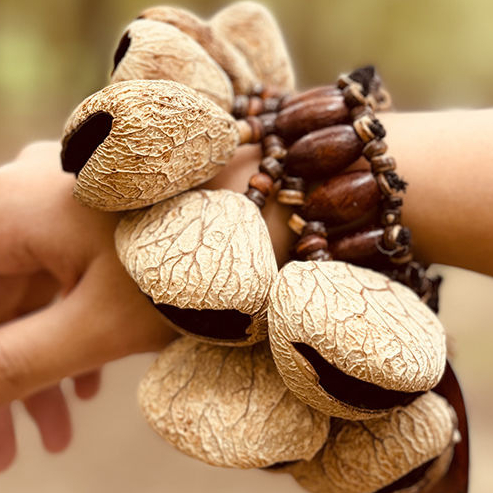 Natural Fruit Shell Bracelet A - đánh giá và giá Musical Instrument Africa